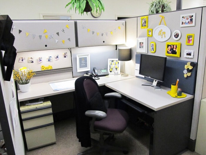 How to decorate office workstation