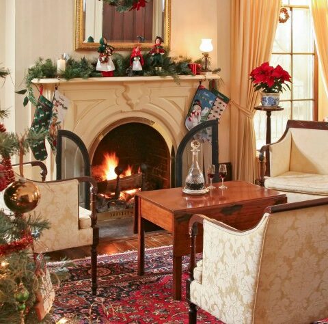 How to decorate a dining room for christmas