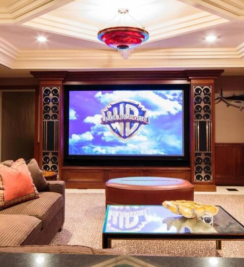 How to decorate a movie room